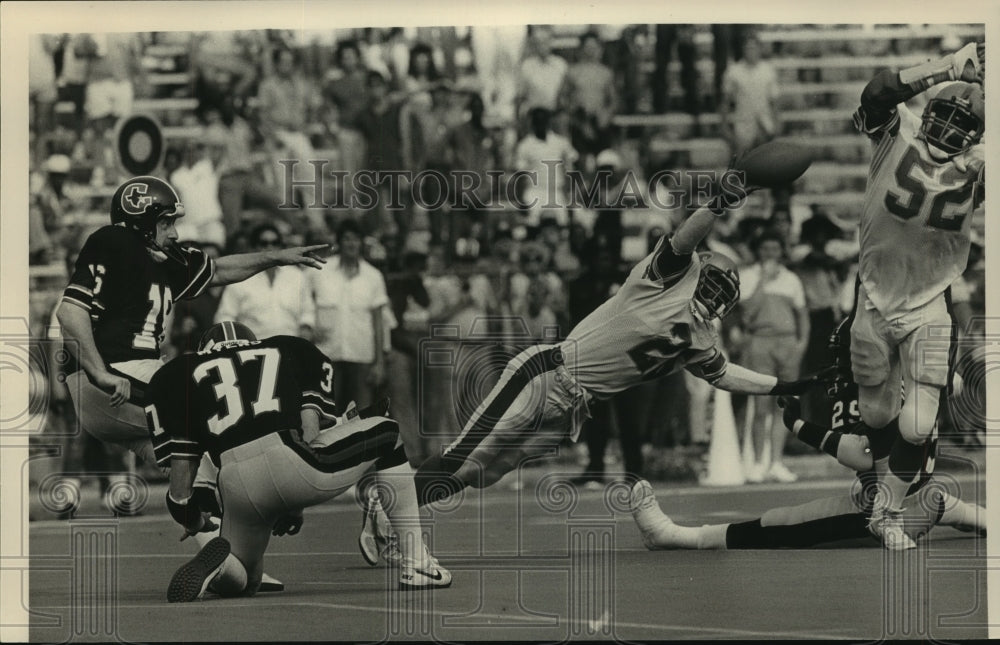 Press Photo Houston vs Birmingham Football Game-Field goal is Kicked - abns07346- Historic Images