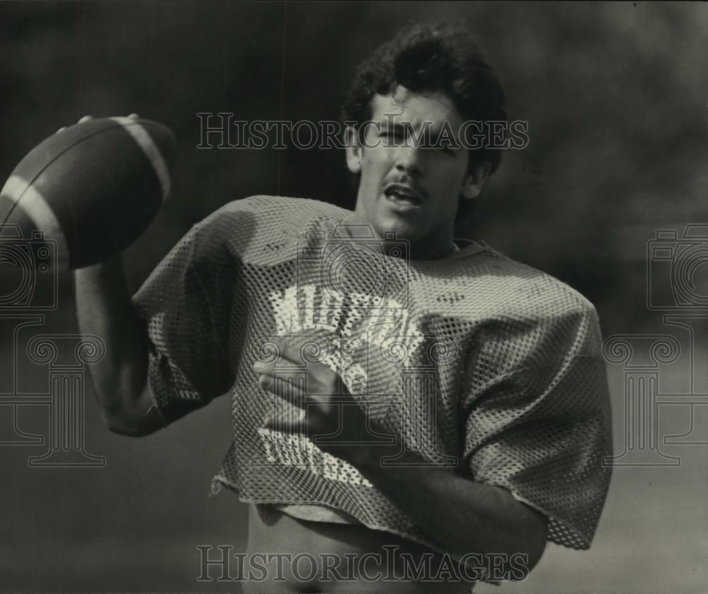 1982 Press Photo Midfield football player David Coleman. - abns07450 - Historic Images