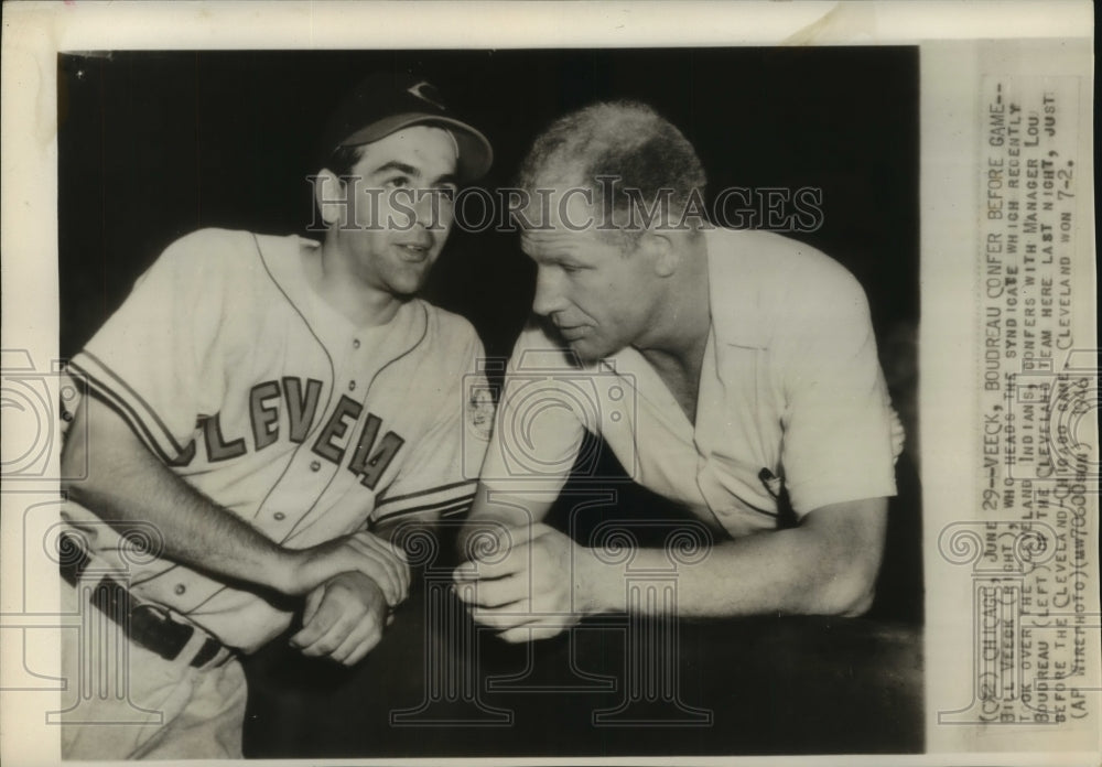 1946 Press Photo Bill Veeck and Lou Boudreaux talk before Cleveland-Chicago Game- Historic Images