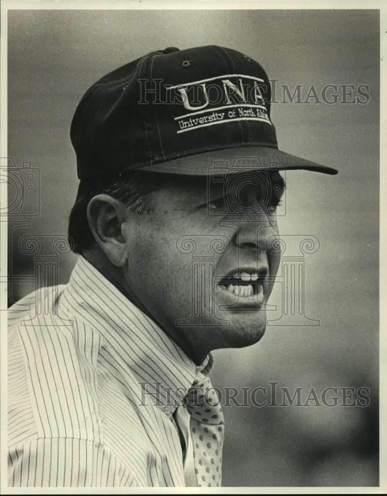 1990 Press Photo Univ of North Alabama Head Football Bobby Wallace- Historic Images