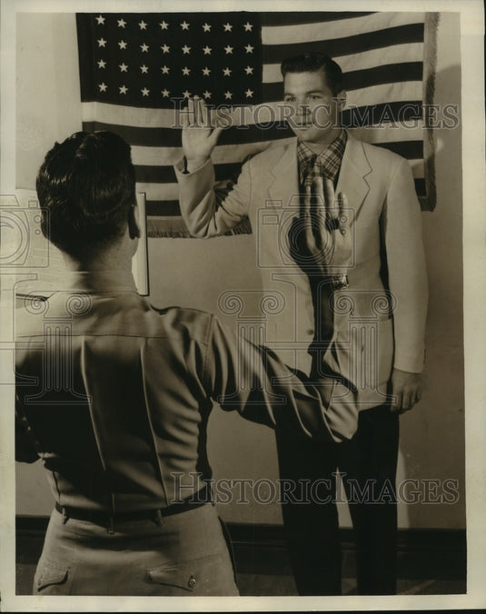 1952 Press Photo Frank (Pig) House, Sports, U.S. Army, Captain William M. Berry- Historic Images