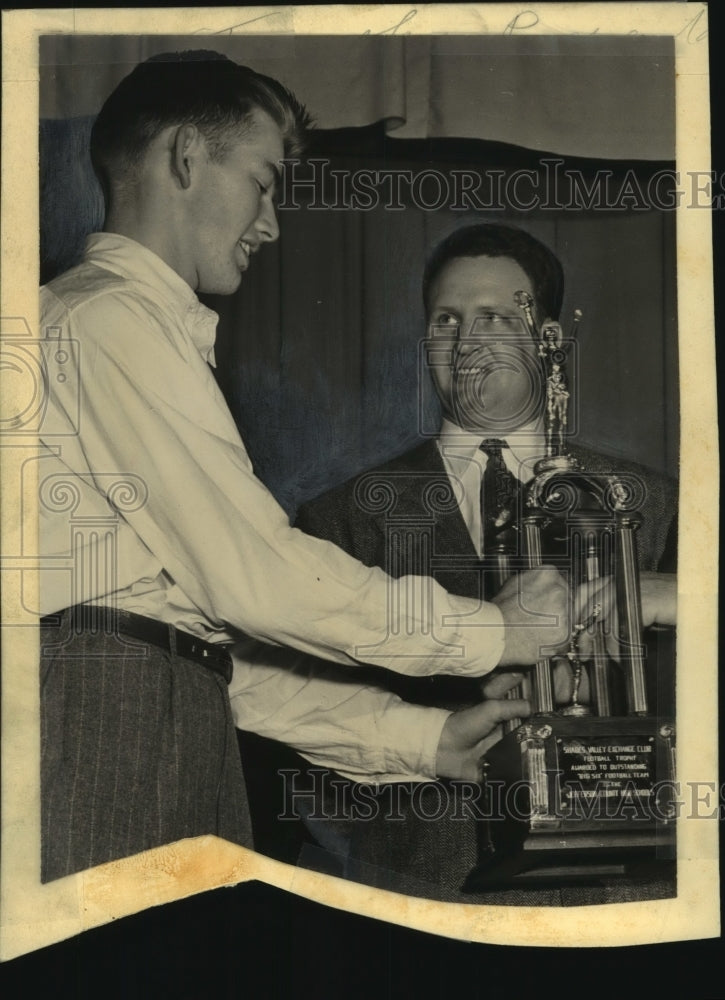 1947 Press Photo Trophies, Sports, Shades Valley Exchange Club Award Ceremony - Historic Images