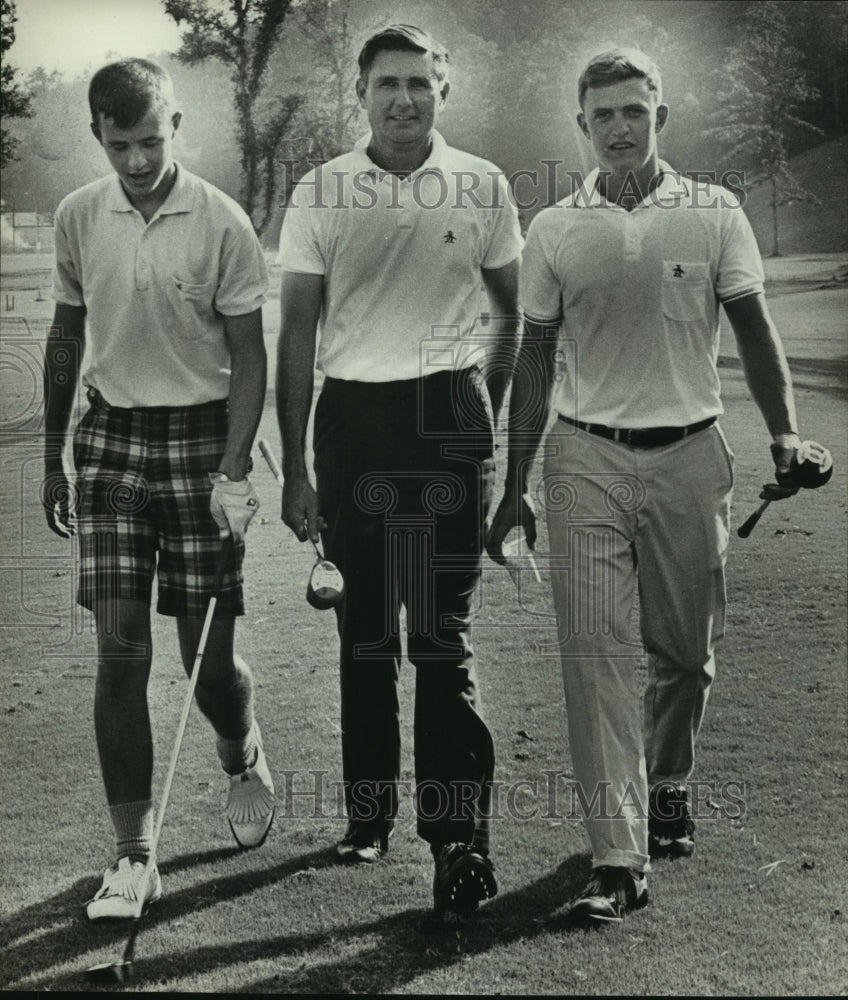 1965 Press Photo Golfers Sam Farlow, Walter Wood, Lee Harper - abns08075 - Historic Images