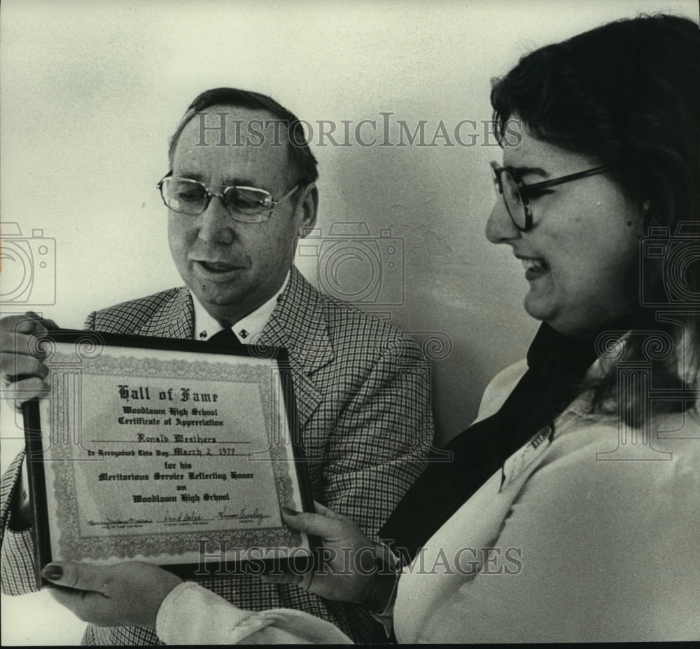 1977 Press Photo Birmingham News Staff Writer Ronald Weathers and Kenny Mallow- Historic Images