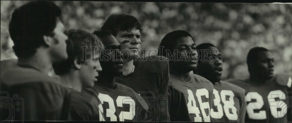 1981 Press Photo University of Alabama Football Players on Sideline at Game - Historic Images