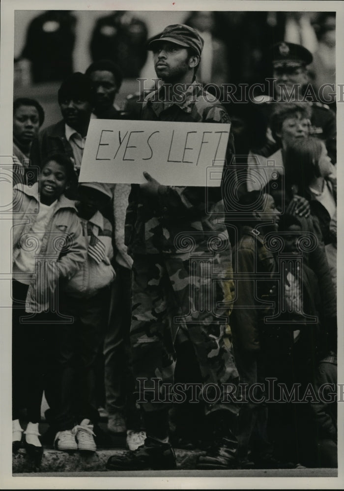 1986 Press Photo Harold Armstead at Veteran's Day Parade in Birmingham, Alabama-Historic Images