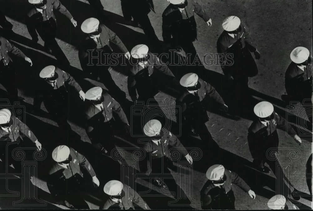 1977 Press Photo Veteran&#39;s Day Parade in Birmingham, Alabama - Historic Images