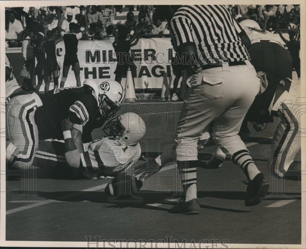 Press Photo Alabama A&M versus Alabama state football game, fumble and recover - Historic Images