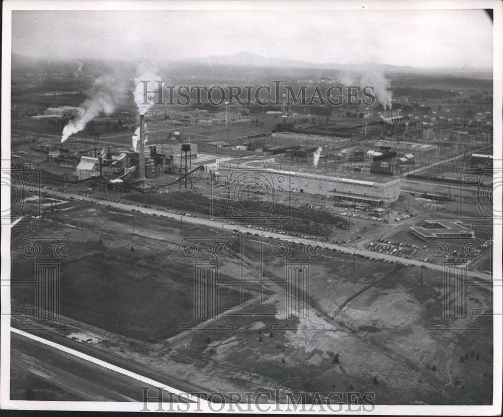 1950 Press Photo Alabama-Coosa Pines-Aerial view of Coosa River Newsprint Co. - Historic Images