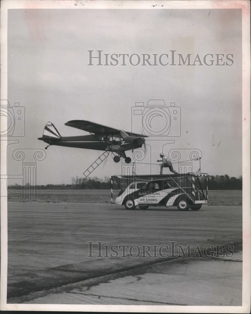 1950 Press Photo Alabama-Birmingham-Glen Shaver and Dan Edwards, at air show. - Historic Images