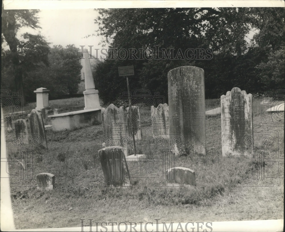 1937 Press Photo Graves at Church Street Cemetery in Mobile, Alabama - Historic Images