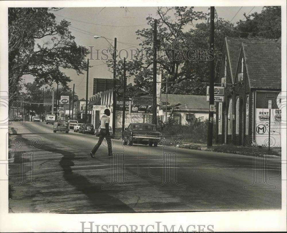 1986 Press Photo Tuscaloosa Avenue Scene in West Birmingham, Alabama - Historic Images