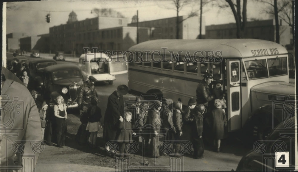 1942 Press Photo Jefferson County Civilian Evacuation in Birmingham, Alabama - Historic Images