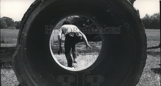 1977 Press Photo Concrete Pipe Structure at Paltrow School in Tuscaloosa, Ala. - Historic Images