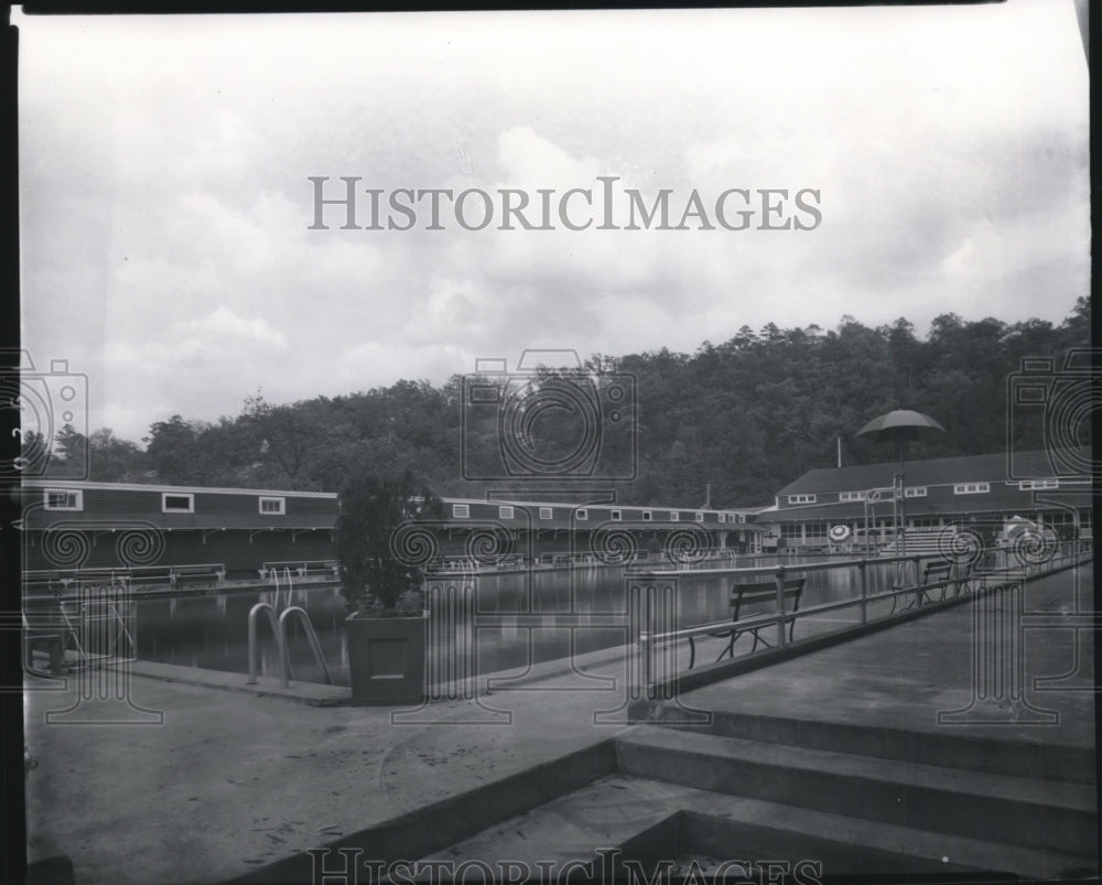 1940 Press Photo Cascade Plunge Pool at 68th and 4th Ave. S. - abnz02097- Historic Images