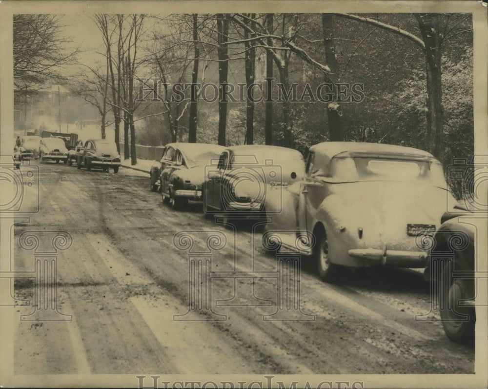 1948 Press Photo Alabama-Birmingham-Snow covered cars lined up on streets. - Historic Images