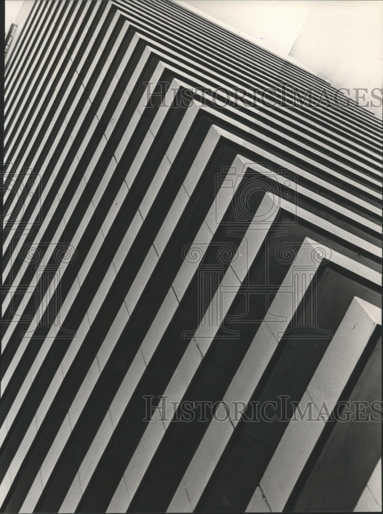 1982 Press Photo Alabama-Birmingham-South Central Bell building exterior. - Historic Images
