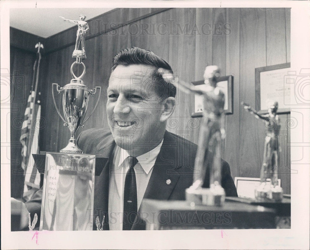 1964 St. Petersburg FL Police Chief Smith &amp; Pistol Team Trophies Press Photo - Historic Images