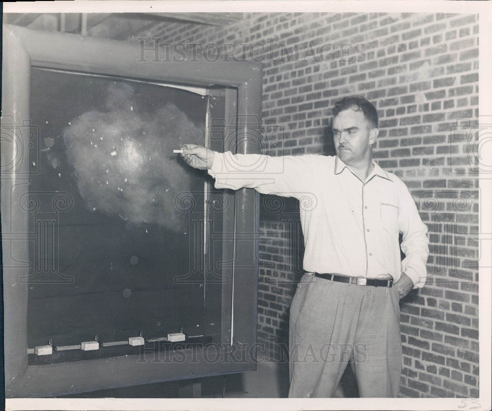 Undated St. Petersburg Florida Police Pistol Team Trick Shots Press Photo - Historic Images