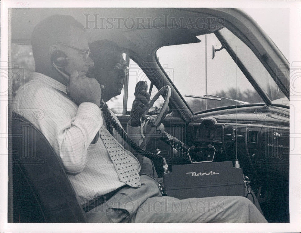 Undated St. Petersburg Florida Police Walkie Talkie Press Photo - Historic Images