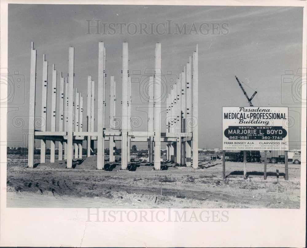 1965 St. Petersburg FL Pasadena Medical &amp; Professional Building Press Photo - Historic Images