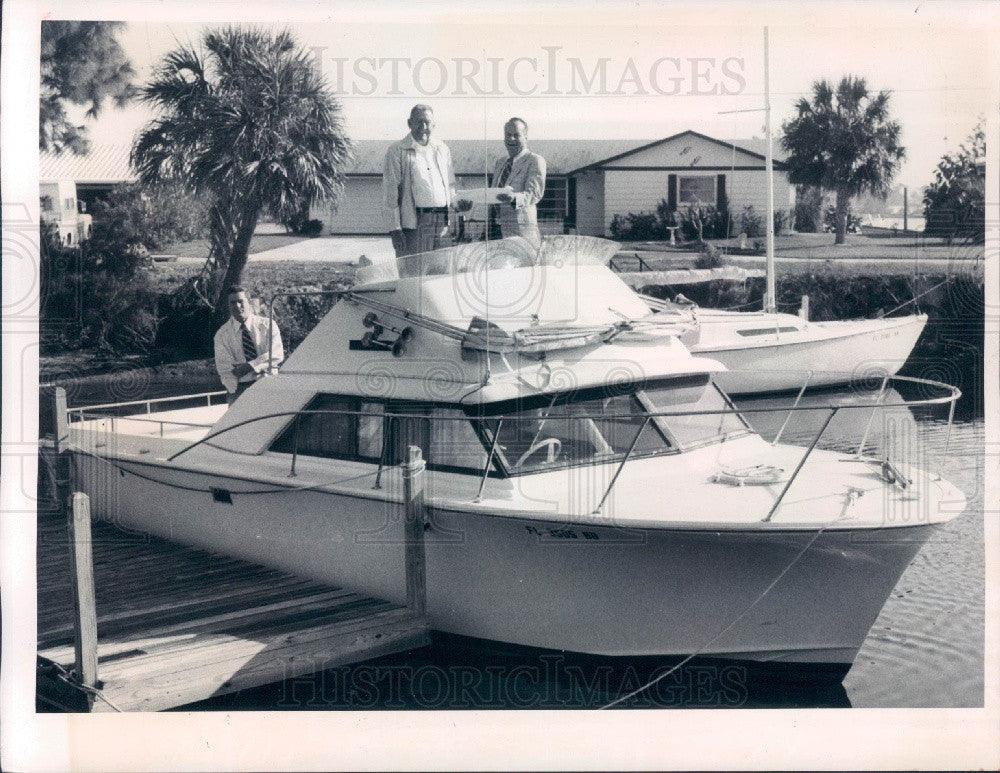 1974 Pasco County FL Sheriff Basil Gaines &amp; Search &amp; Rescue Boat Press Photo - Historic Images