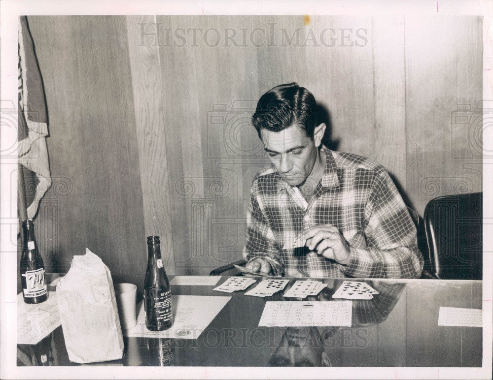 1962 St. Petersburg FL Police Officer Marsh Intoxication Test Press Photo - Historic Images