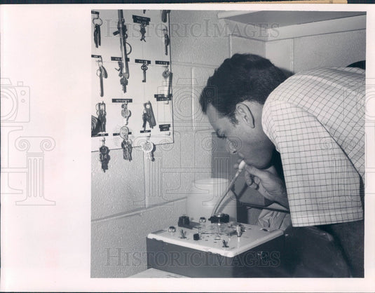 1968 Manatee County Florida Police Breathalyzer Press Photo - Historic Images