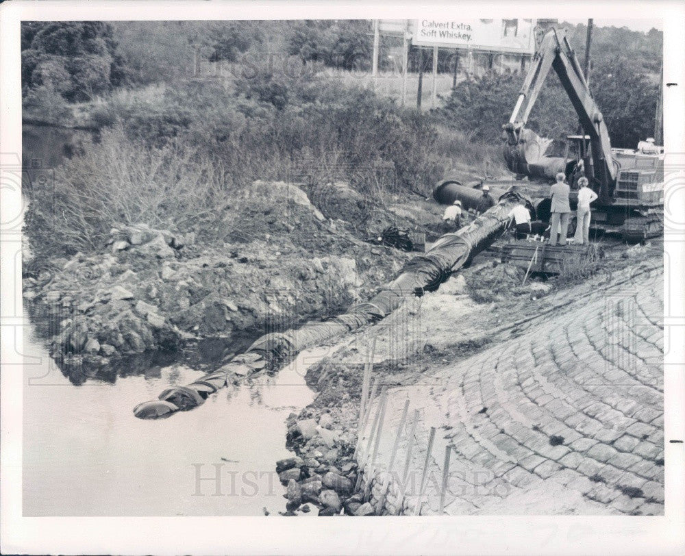1977 Pasco County Florida Laying Pipeline Anclote River Press Photo - Historic Images