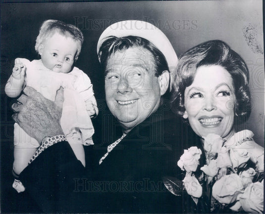 1965 Radio TV Entertainer Arthur Godfrey Actress Maureen O'Sullivan Press Photo - Historic Images