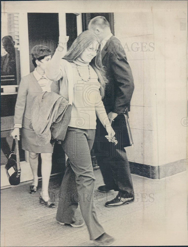 1971 Political Activist Leslie Bacon US Capitol Bombing Suspect Press Photo - Historic Images