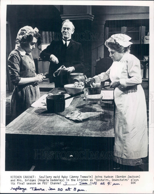 1977 Hollywood Actors Jenny Tomasin/Gordon Jackson/Angela Baddeley Press Photo - Historic Images