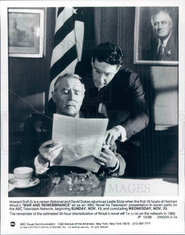 1988 Hollywood Actors Howard Duff &amp; David Dukes Press Photo - Historic Images