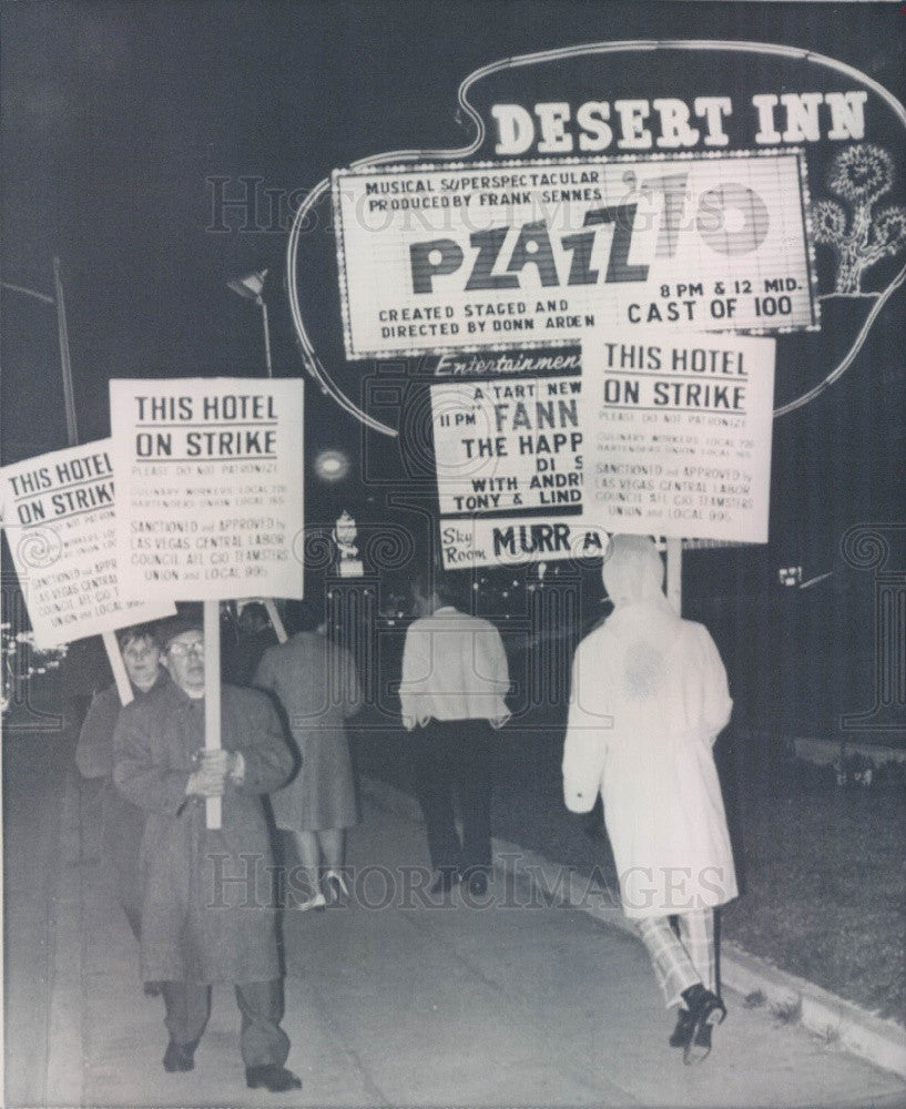 1970 Picket Strike Los Vegas Nevada Hughes Desert Inn Press Photo - Historic Images