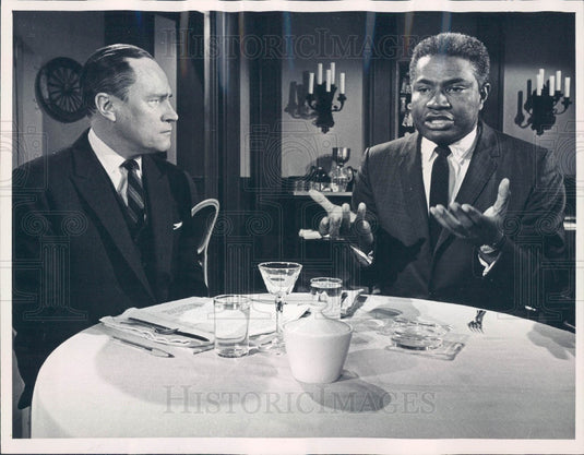 1965 Hollywood Actors Ossie Davis & E G Marshall Press Photo - Historic Images