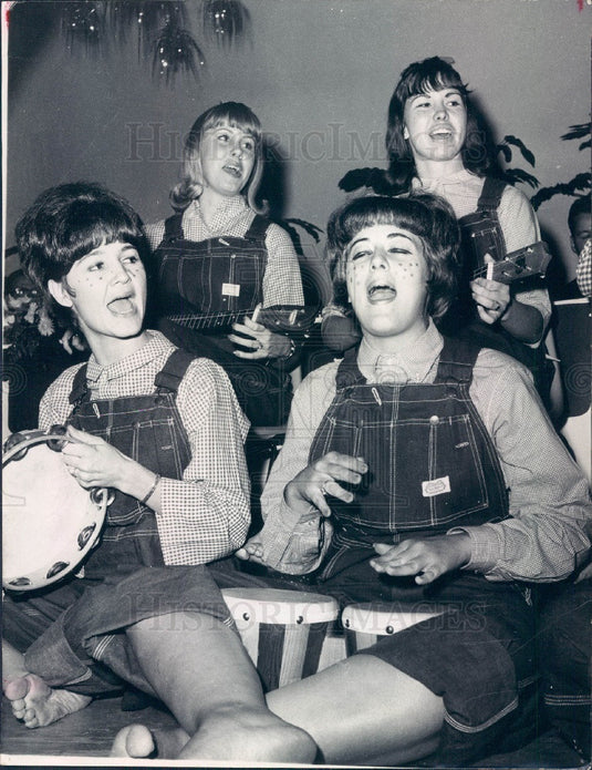 1966 Florida State University Zeta Pickers Zeta Tau Alpha Press Photo - Historic Images