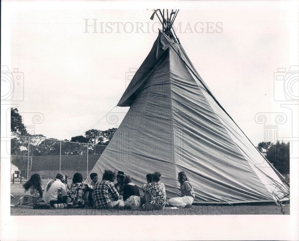 1976 Mohawk Indian White Roots of Peace Group Univ S FL Sarasota Press Photo - Historic Images