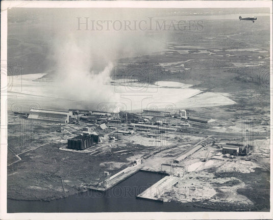 1945 Tampa Florida US Phosphorus Plant Press Photo - Historic Images