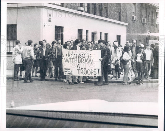 1965 New York City Washington Square Young Socialist Alliance Rally Press Photo - Historic Images