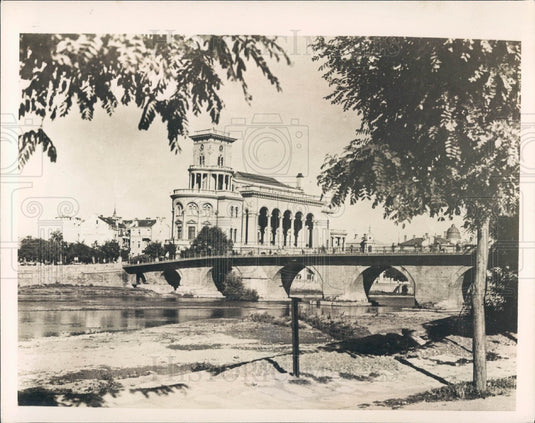 1941 Skolpje Yugoslavia Tzar Dushan Bridge & Officers' Home Press Photo - Historic Images