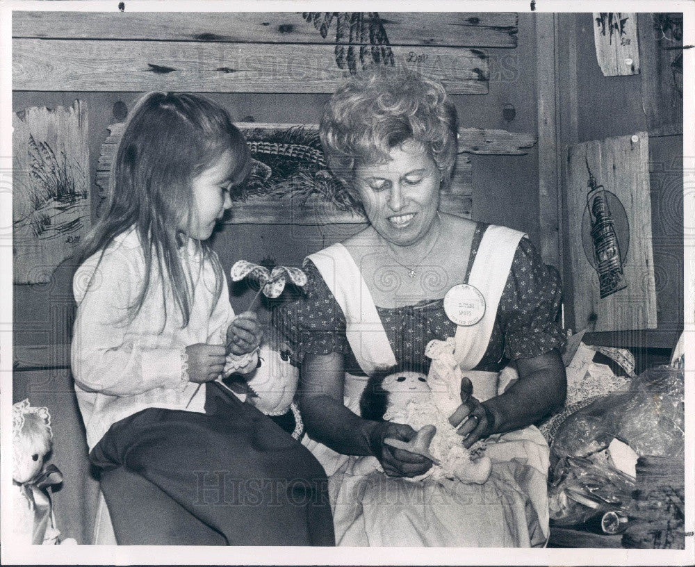 1979 St. Petersburg Florida International Folk Fair Society Press Photo - Historic Images