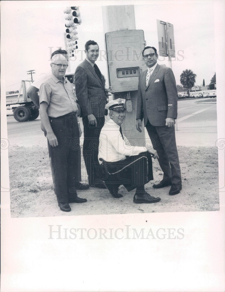 1971 Zephyrhills FL Mayor Arnot/Senator Deeb/Police Chief Eiland Press Photo - Historic Images