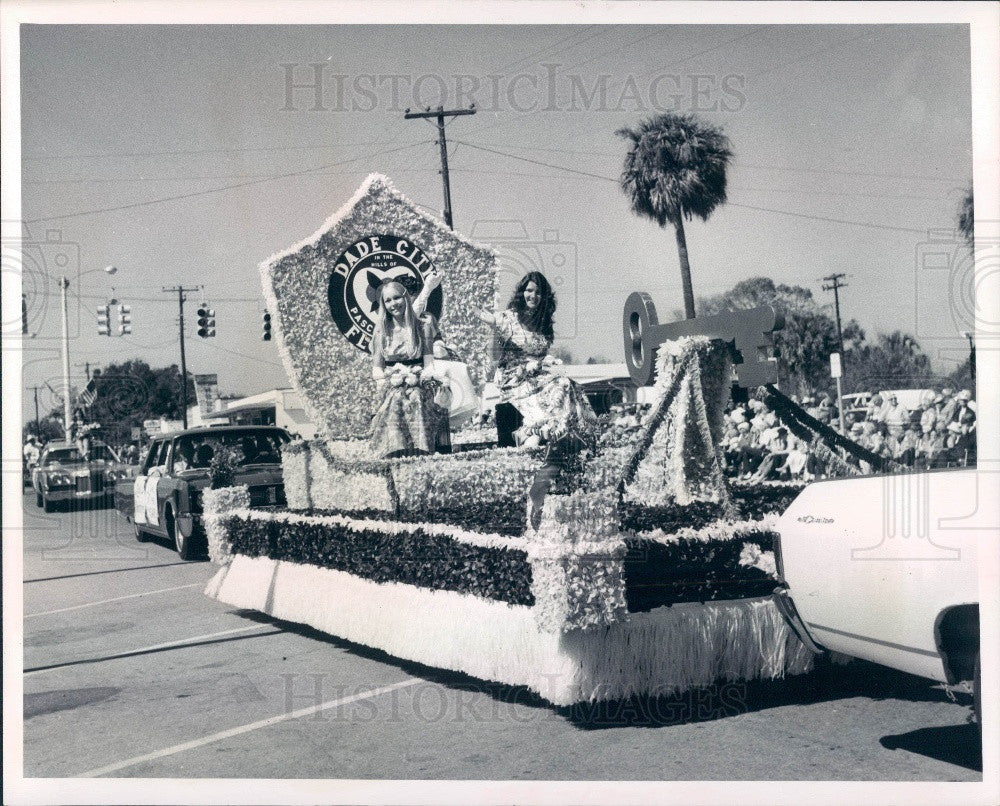 1972 Zephyrhills Florida Founders Day Parade Dade City Float Press Photo - Historic Images