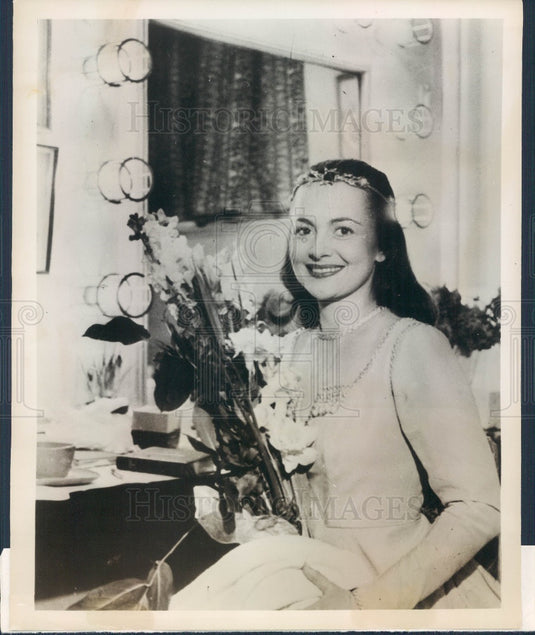 Undated Hollywood Actor Olivia DeHavilland Press Photo - Historic Images