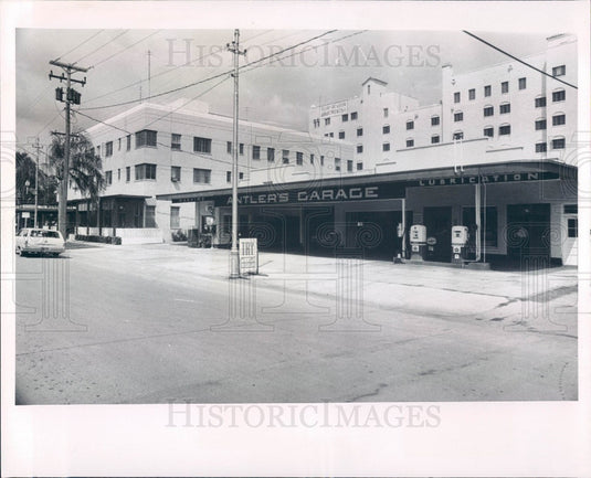 1966 St Petersburg Florida Bond Hotel & Antler's Garage Press Photo - Historic Images