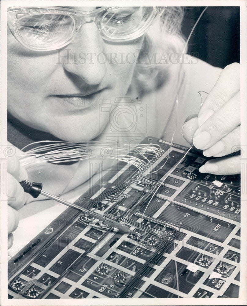 1971 Honeywell Aerospace Computer Electronic Circuit Board Press Photo - Historic Images