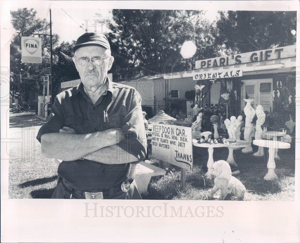 1973 Bithlo Florida Fina Gas Station Owner Walter Scott Press Photo - Historic Images