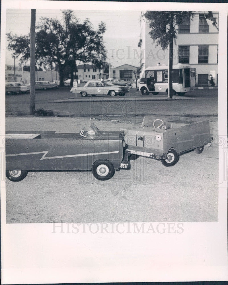 1963 St. Petersburg Florida Big Deal Auto Sales Toy Car Crash Press Photo - Historic Images