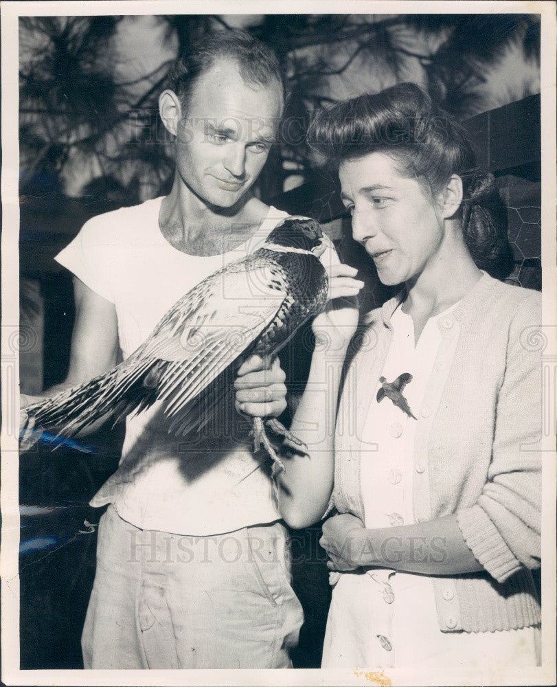 1947 A Cock Bird with Edward and Mrs. Palika Press Photo - Historic Images