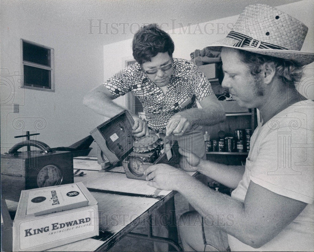 1978 Florida Racing Pigeons Time Clocks Press Photo - Historic Images